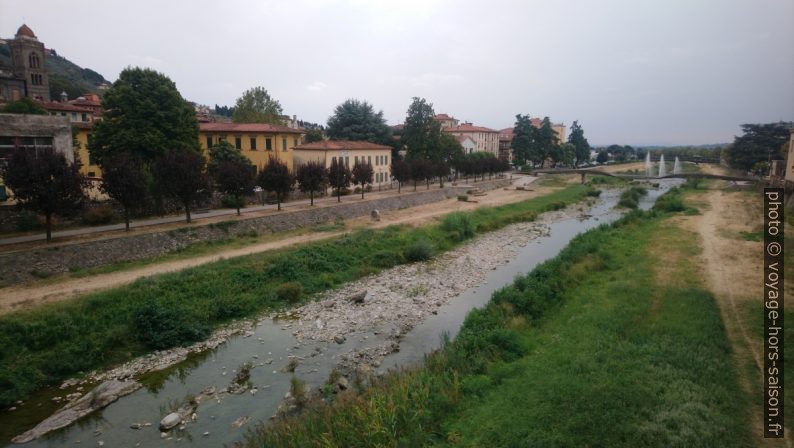 La rivière qui traverse Pescia. Photo © André M. Winter