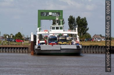 Ferry à l'embarcadère de Glückstadt. Photo © André M. Winter