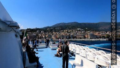 Vue du ferry sur Bastia. Photo © André M. Winter