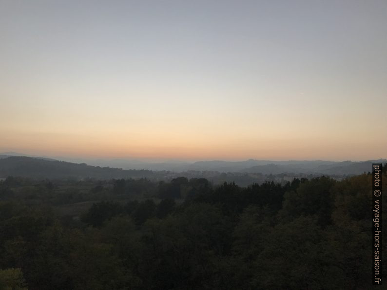 Coucher de soleil avant d'arriver en Ligurie. Photo © Alex Medwedeff