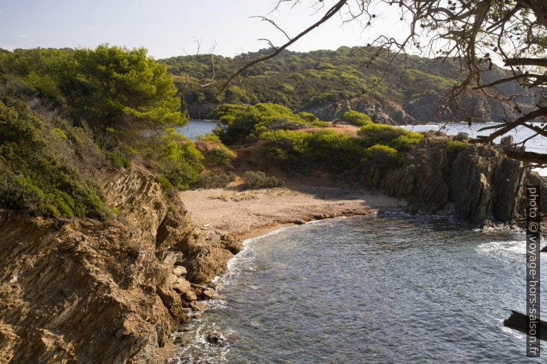 Petite plage à l'ouest de Port Fay. Photo © Alex Medwedeff