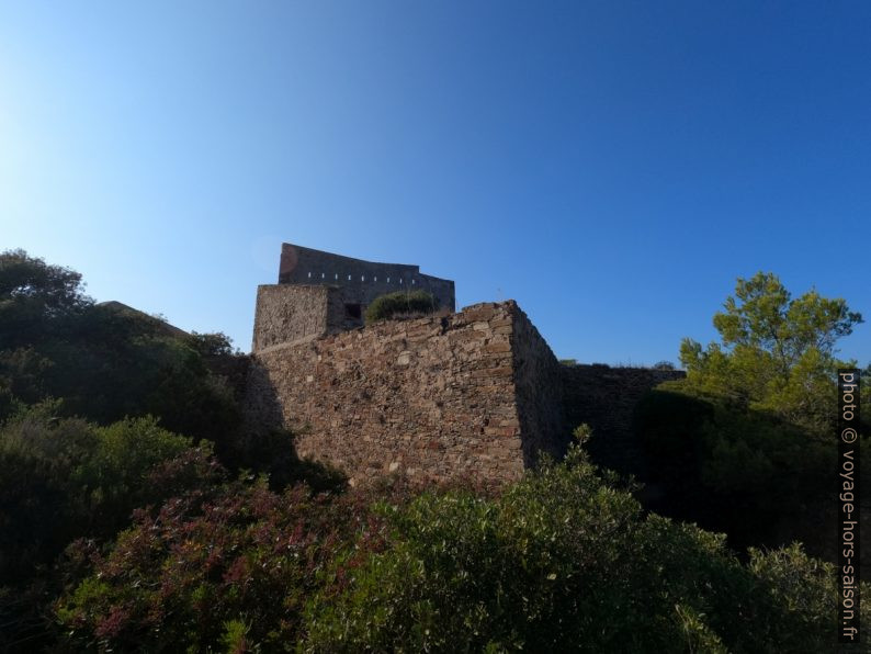 Fort de la Pointe de l'Alycastre. Photo © André M. Winter