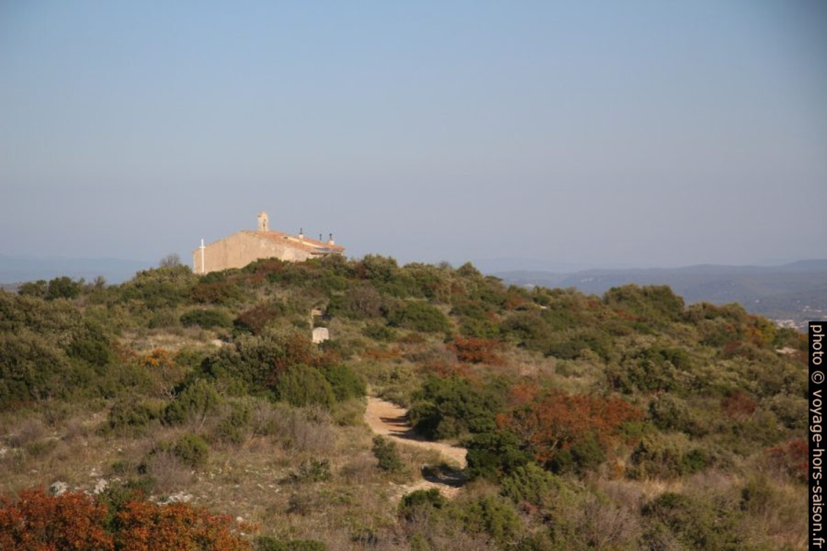 La Chapelle St. Probace droit devant. Photo © André M. Winter