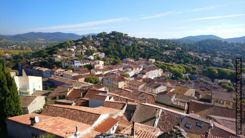 Pierrefeu vu de Sainte-Croix. Photo © André M. Winter