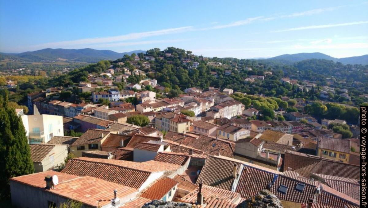 Pierrefeu vu de Sainte-Croix. Photo © André M. Winter