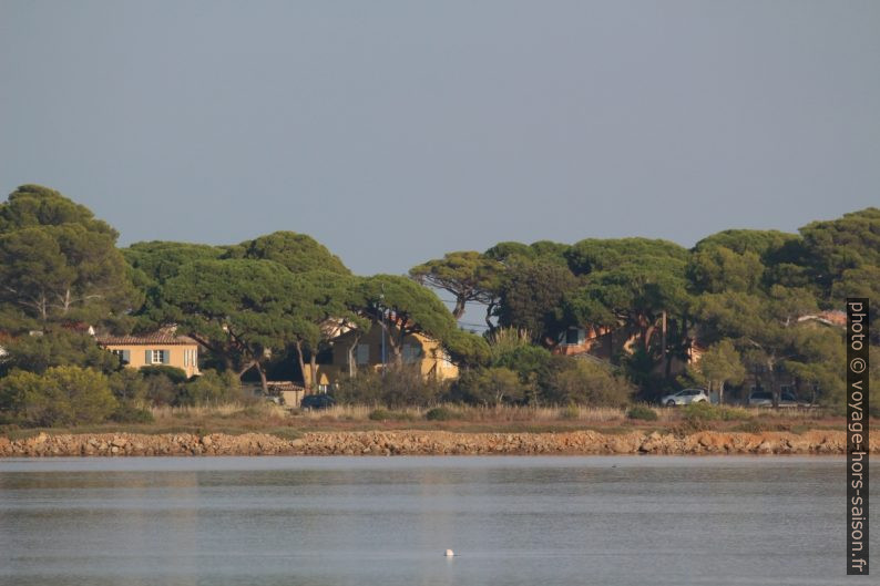 L'Etang des Pesquiers. Photo © André M. Winter