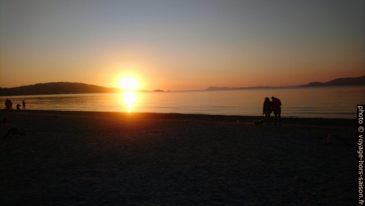 Coucher de soleil à la Plage des Estagnets. Photo © André M. Winter