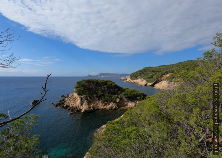 Baie des Nations. Photo © André M. Winter