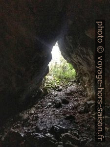 Grotte du Capelan. Photo © Alex Medwedeff