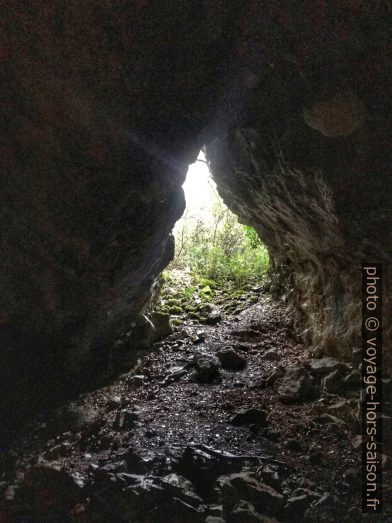 Grotte du Capelan. Photo © Alex Medwedeff