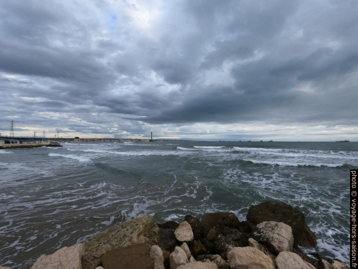 Temps gris sur la Pointe de Saint-Gervais. Photo © André M. Winter