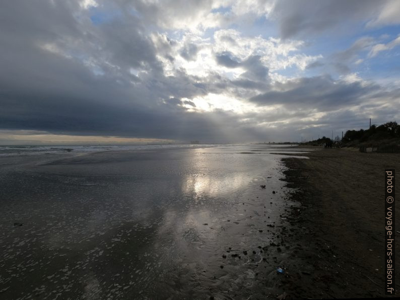 Temps gris sur la Plage du Cavaou. Photo © André M. Winter