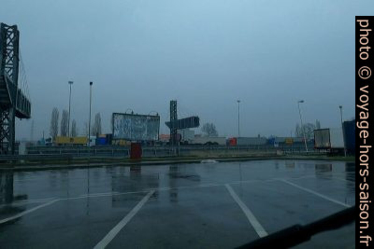 Pause sous la pluie. Photo © André M. Winter