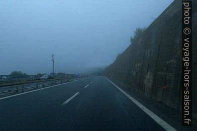 Brouillard à Vintimille. Photo © André M. Winter