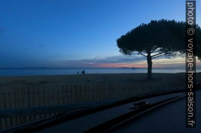 Le crépuscule sur le Plage de l'Argentière. Photo © André M. Winter