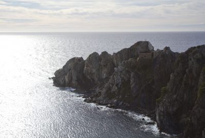 Le Cap Sicié vu de la Grande Pointe des Jonquier. Photo © Alex Medwedeff