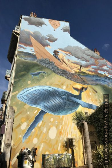 Peinture murale avec baleine à la Seyne. Photo © Alex Medwedeff