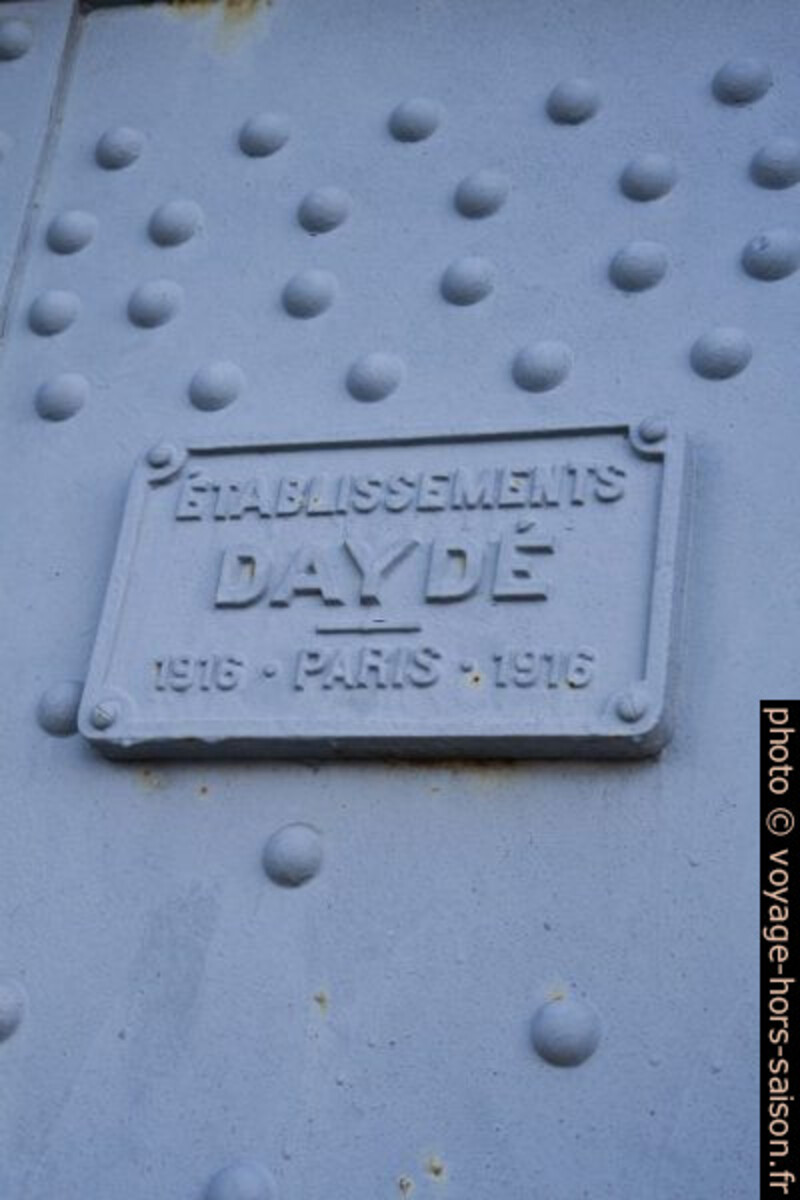 Plaque de la société Daydé de 1916. Photo © Alex Medwedeff