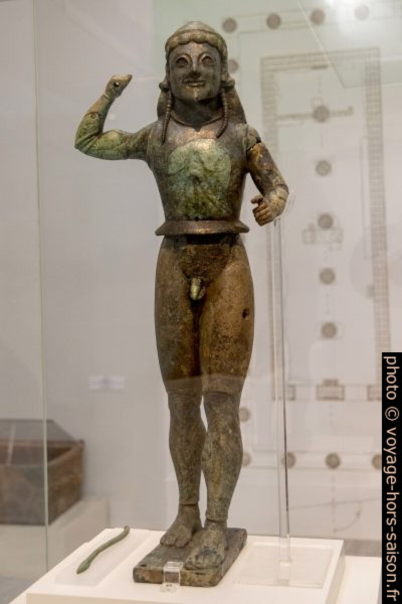 Statue de bronze d'Apollon de Metropolis. Photo Wikipedia CCSA4 Kostas Alexakos/Iaberis