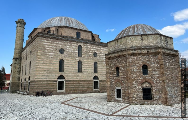 Mosquée Osman Chah et son turbe. Photo Wikipedia CCSA4 Chabe01