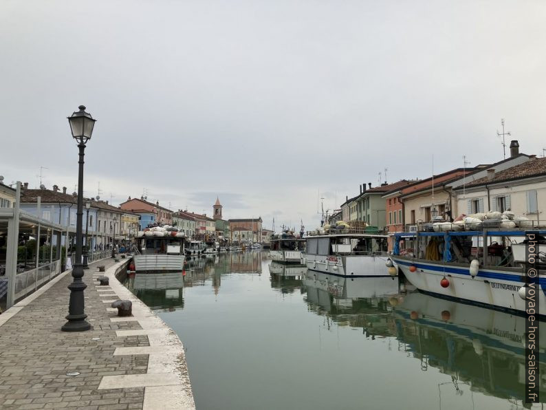 Bateaux de pêche à la palourde. Photo © Alex Medwedeff