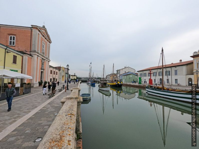 Barques dans le port-canal Cesenatico. Photo © Alex Medwedeff