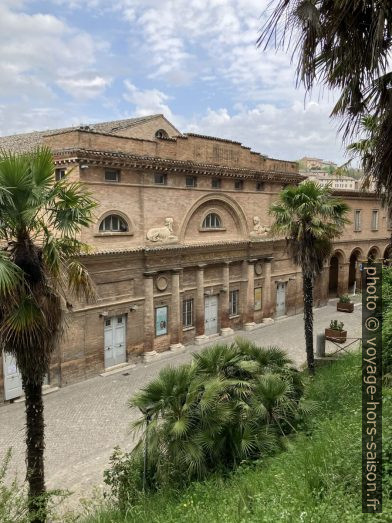 Teatro Raffaello Sanzio. Photo © Alex Medwedeff