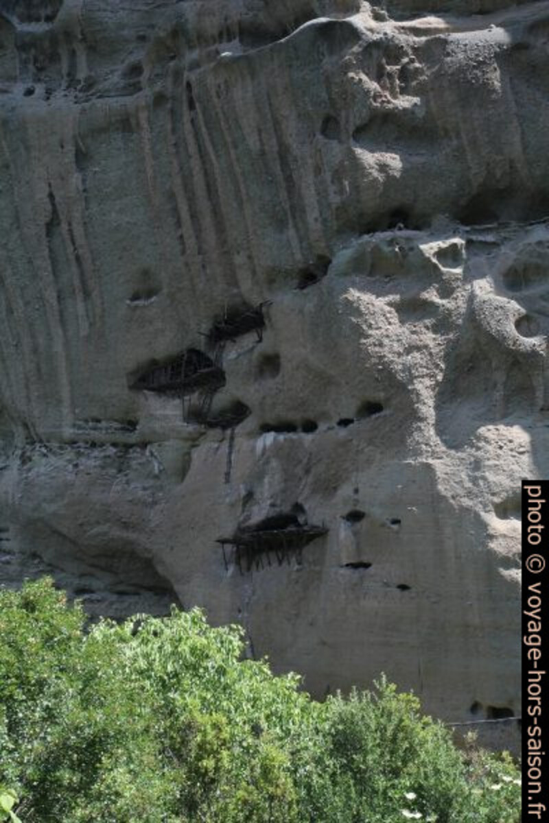 Ermitage caverneux d'Agios Grigorios. Photo © Alex Medwedeff
