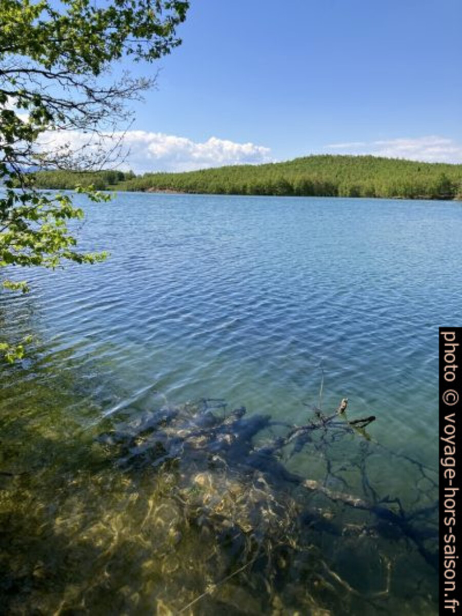 Lac Tavropos. Photo © Alex Medwedeff