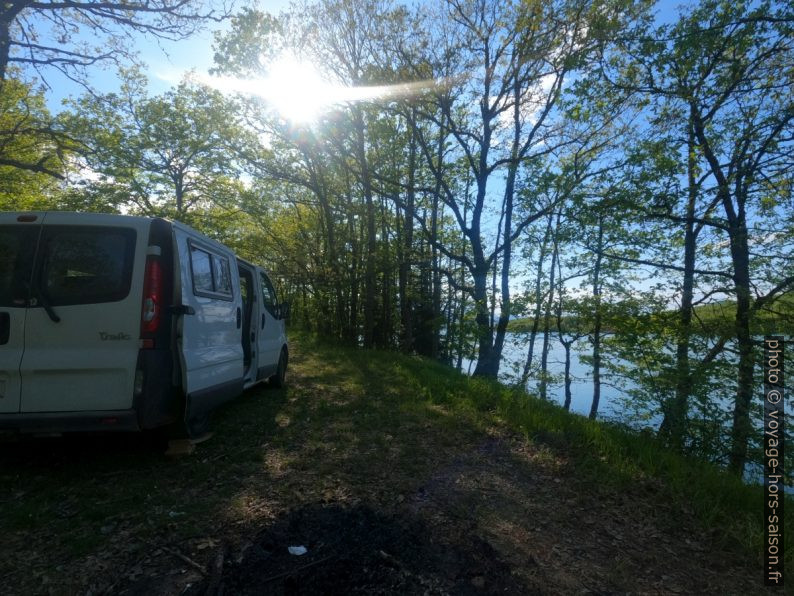 Notre Trafic au bord du Lac Tavropos. Photo © André M. Winter