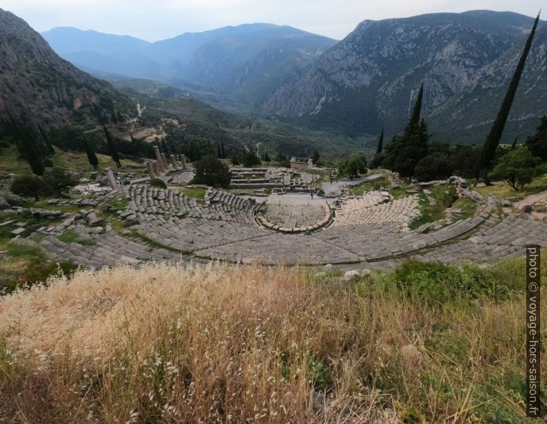 Le koilon du théâtre de Delphes. Photo © André M. Winter