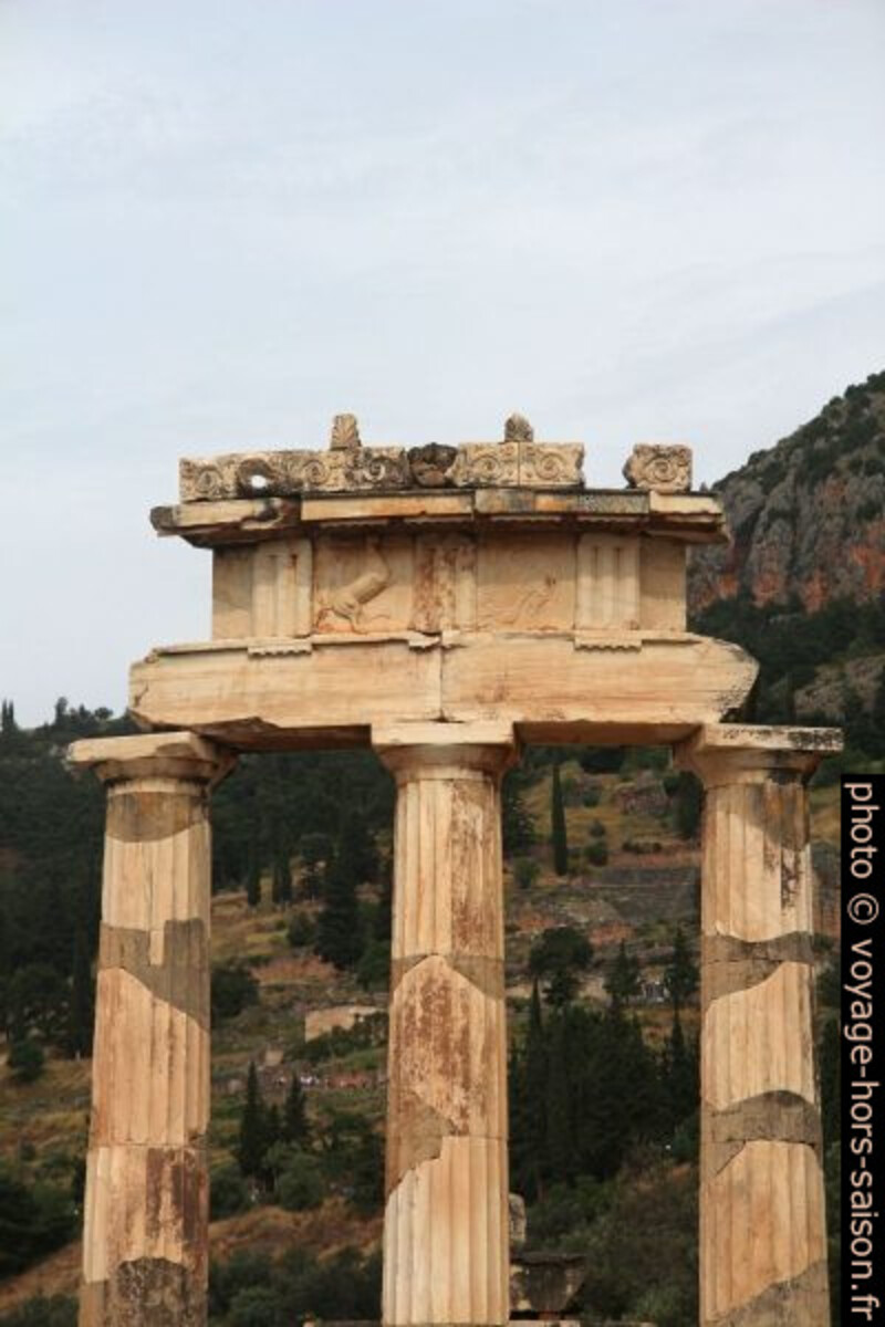 La Tholos de Delphes. Photo © André M. Winter