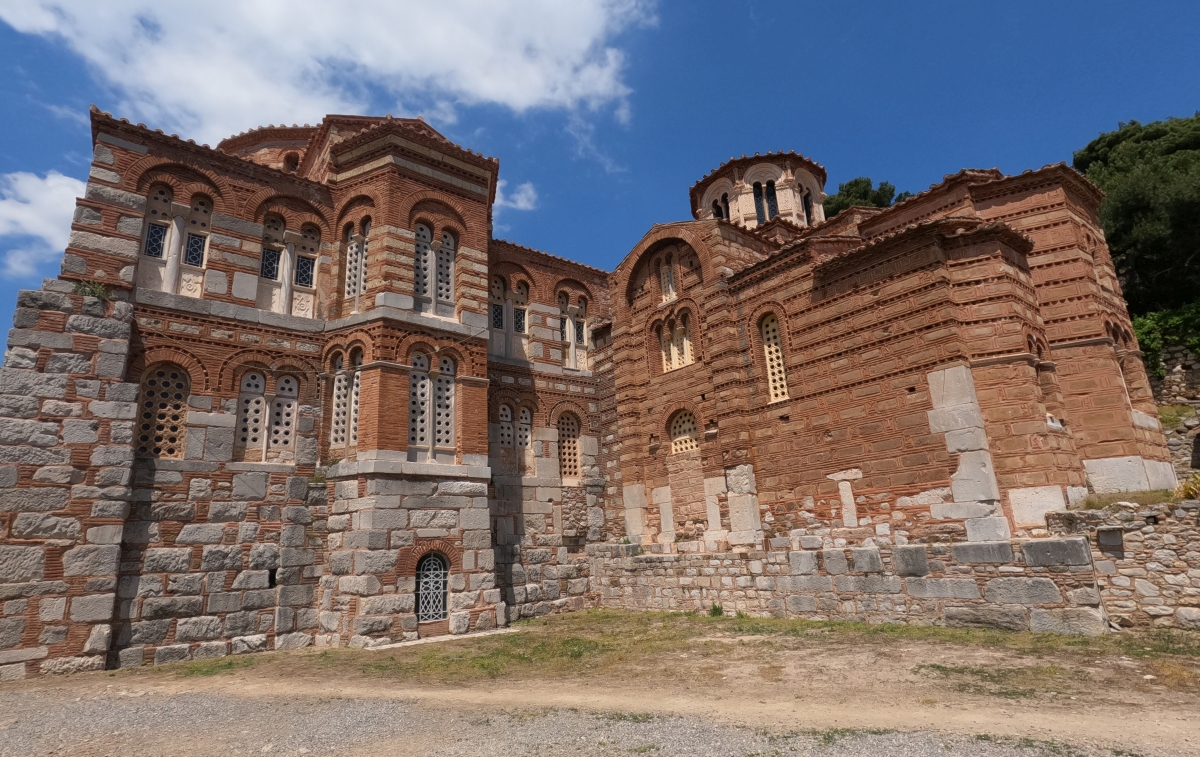 Les choeurs des deux églises du Monastère Saint-Luc. Photo © André M. Winter