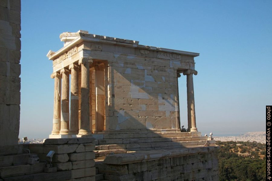 Le Temple d'Athéna Nikè. Photo © André M. Winter