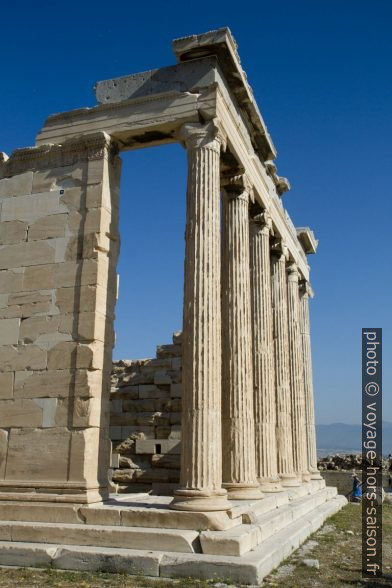 Colonnes est de l'Erechthéion. Photo © Alex Medwedeff