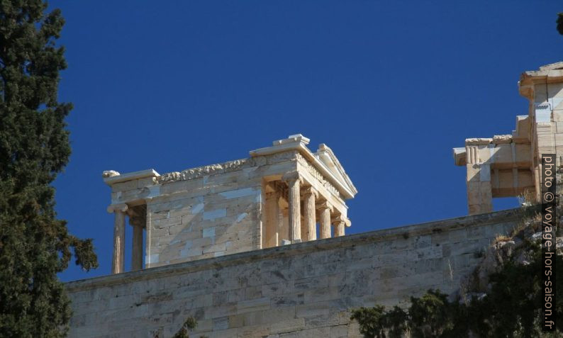Temple d'Athéna Nikè vu du sud. Photo © André M. Winter
