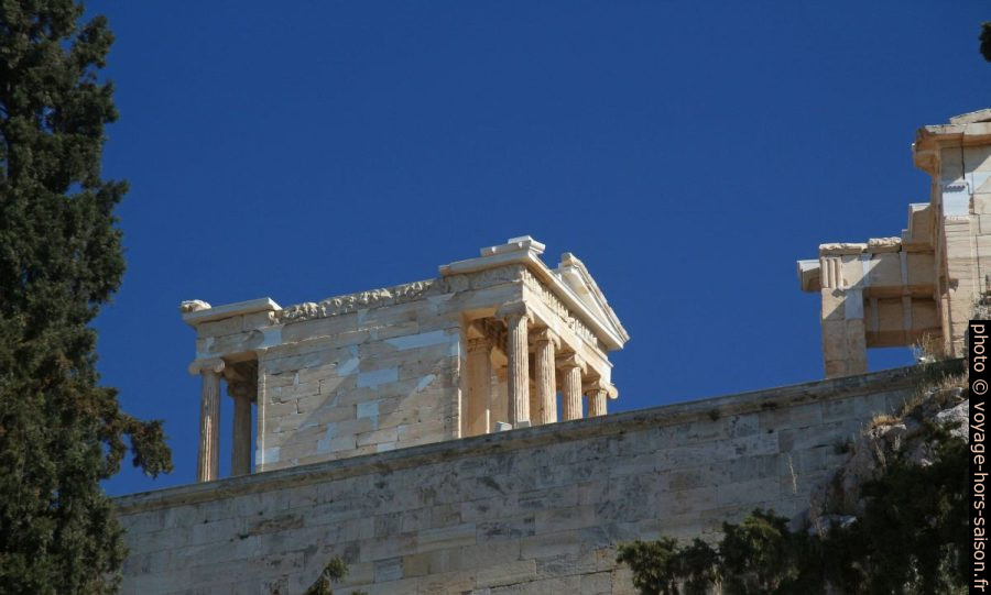 Temple d'Athéna Nikè vu du sud. Photo © André M. Winter