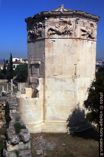 La Tour des Vents et le réservoir latéral de la clepsydre. Photo © André M. Winter