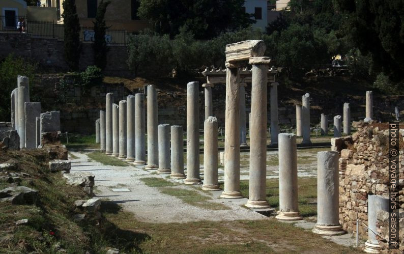 Colonnes de la Stoa de l'Agora Romaine d'Athènes. Photo © André M. Winter
