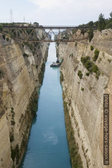 Travaux dans le Canal de Corinthe. Photo © Alex Medwedeff