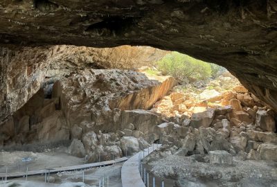 Dans la Grotte Franchthi. Photo © Alex Medwedeff