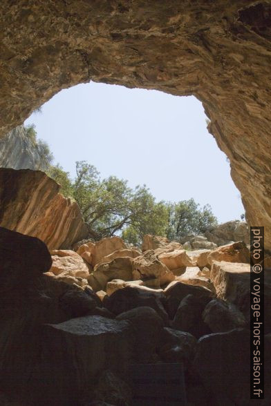 Ouverture est de la Grotte Franchthi. Photo © Alex Medwedeff