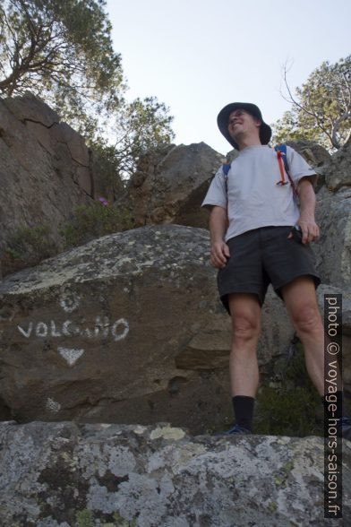 André sur le Kameno Vouno. Photo © Alex Medwedeff