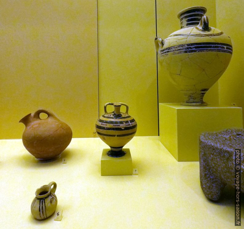 Vases du 12e siècle avant notre ère. Photo © André M. Winter