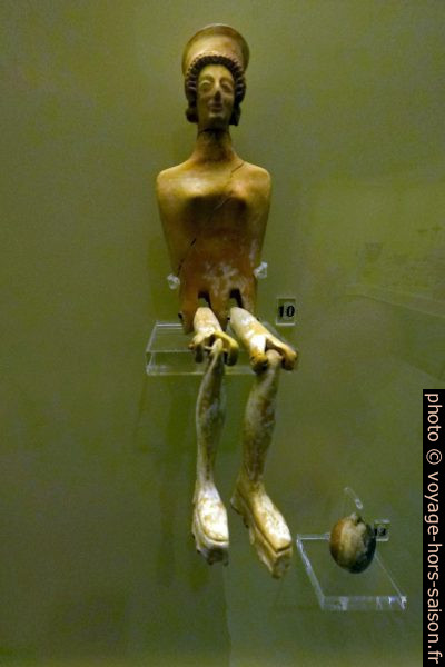 Figure votive trouvée dans une maison du groupe ouest. Photo © André M. Winter