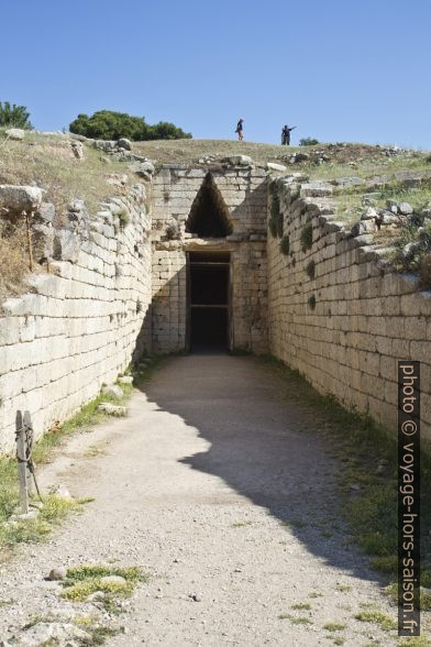 Dromos de la Tombe de Clytemnestre. Photo © Alex Medwedeff