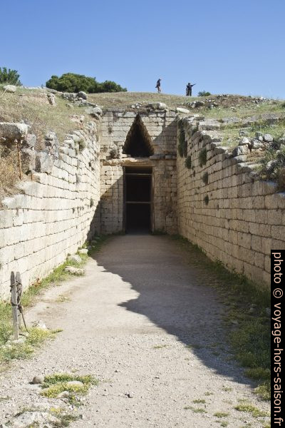Dromos de la Tombe de Clytemnestre. Photo © Alex Medwedeff
