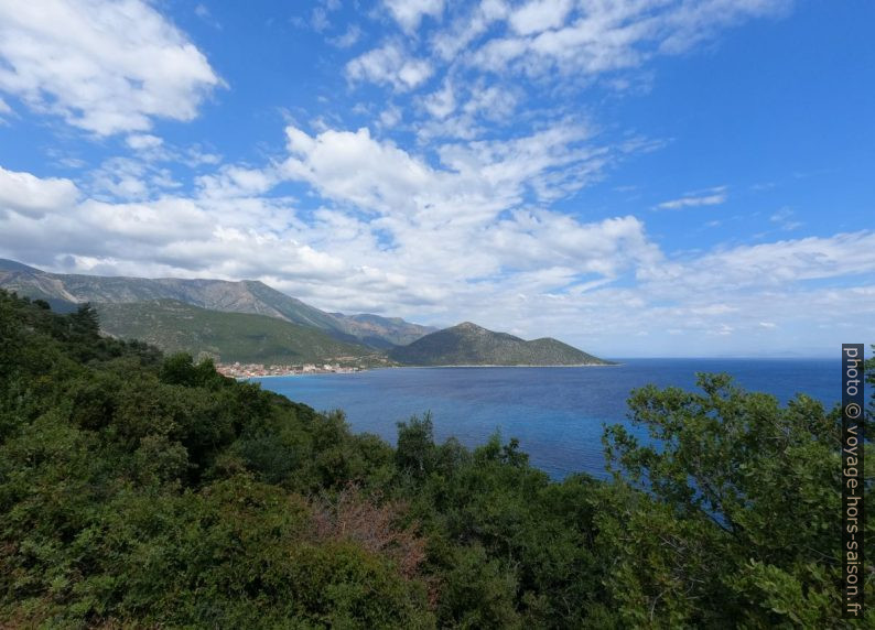 Vue vers le Cap Trikeri. Photo © André M. Winter