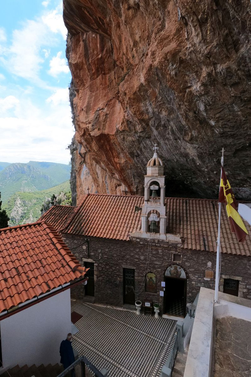 L'église du Monastère Elonis. Photo © André M. Winter