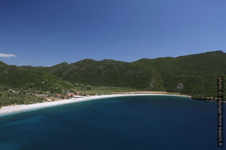 Plage de Fokiano. Photo © Alex Medwedeff